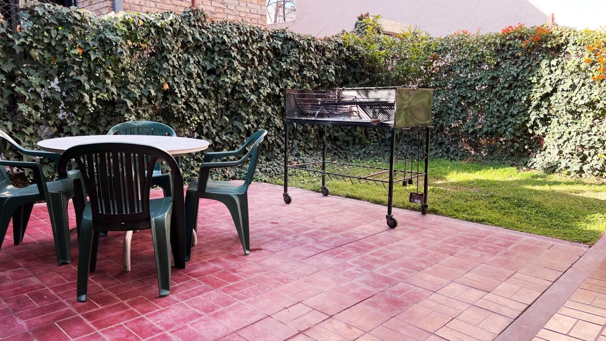 Duplex Mendoza Con Chochera Techada 外观 照片